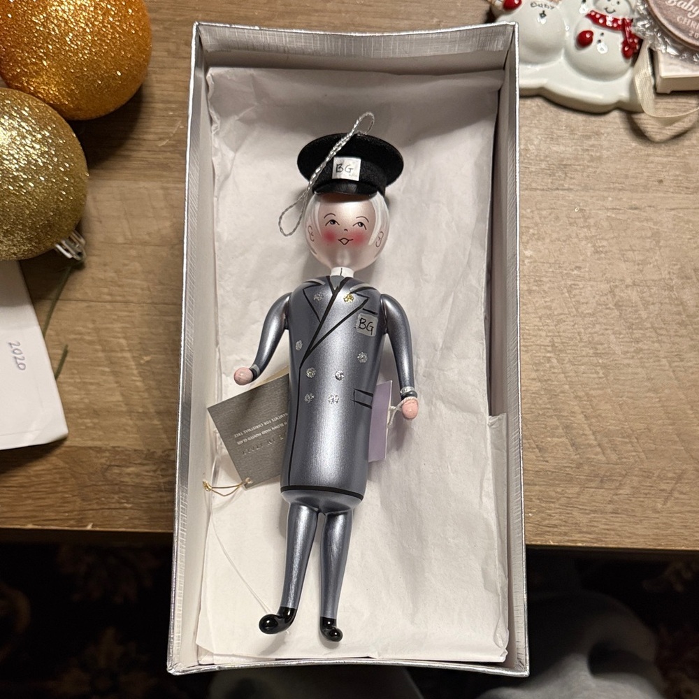De Carlini James, The Bergdorf-Goodman Doorman Ornament